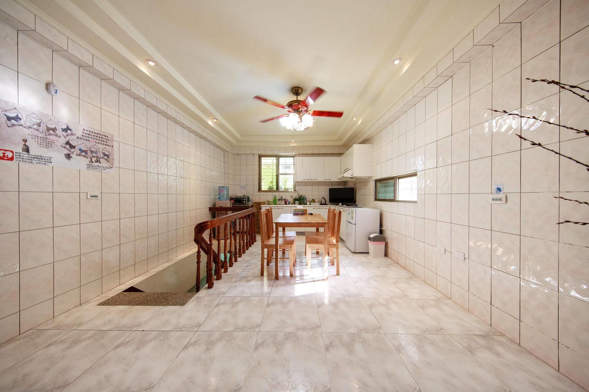 Ferienwohnung Ariyoshi Ya Tainan Exterior foto
